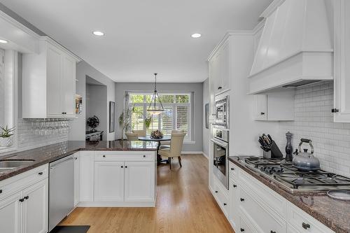 14-3800 Gallaghers Pinnacle Way, Kelowna, BC - Indoor Photo Showing Kitchen With Upgraded Kitchen