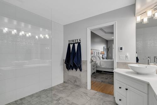 14-3800 Gallaghers Pinnacle Way, Kelowna, BC - Indoor Photo Showing Bathroom