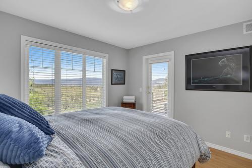 14-3800 Gallaghers Pinnacle Way, Kelowna, BC - Indoor Photo Showing Bedroom