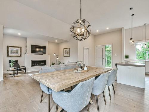 Salle Ã  manger - 41 Ch. De Tourtour, Morin-Heights, QC - Indoor Photo Showing Dining Room With Fireplace