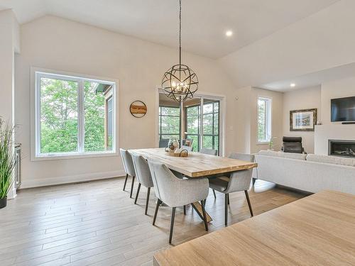 Salle Ã  manger - 41 Ch. De Tourtour, Morin-Heights, QC - Indoor Photo Showing Dining Room With Fireplace