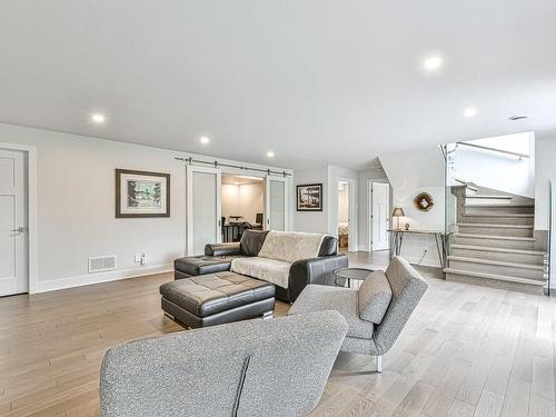 Salle familiale - 41 Ch. De Tourtour, Morin-Heights, QC - Indoor Photo Showing Living Room