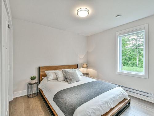 Bedroom - 41 Ch. De Tourtour, Morin-Heights, QC - Indoor Photo Showing Bedroom