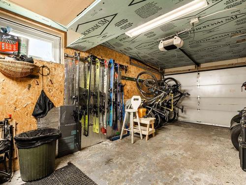 Garage - 1144 Rue Perrot, Saint-Bruno-De-Montarville, QC - Indoor Photo Showing Garage