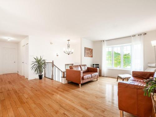 Salon - 1144 Rue Perrot, Saint-Bruno-De-Montarville, QC - Indoor Photo Showing Living Room