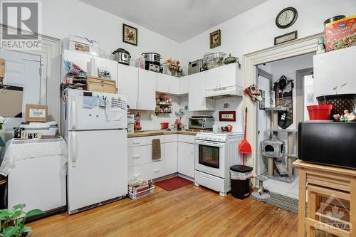 389 Edward Street S, Prescott, ON - Indoor Photo Showing Kitchen