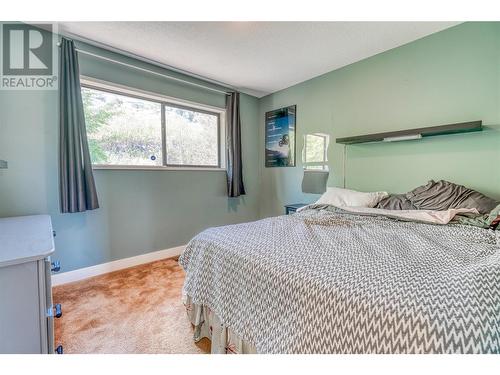 112 Lakehill Road, Kaleden, BC - Indoor Photo Showing Bedroom