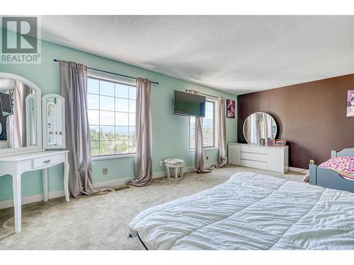 112 Lakehill Road, Kaleden, BC - Indoor Photo Showing Bedroom