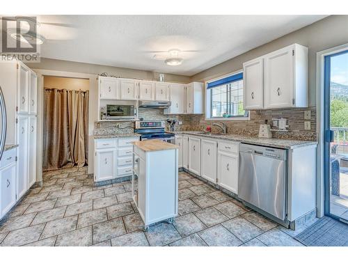 112 Lakehill Road, Kaleden, BC - Indoor Photo Showing Kitchen