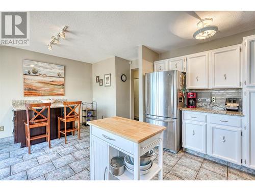 112 Lakehill Road, Kaleden, BC - Indoor Photo Showing Kitchen