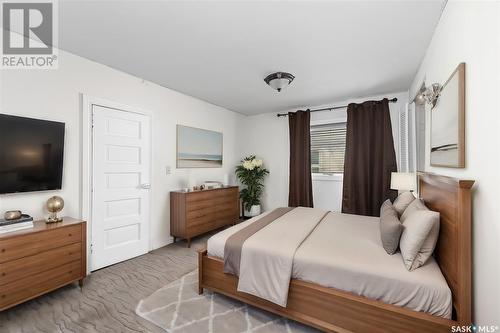 421 Stadacona Street W, Moose Jaw, SK - Indoor Photo Showing Bedroom