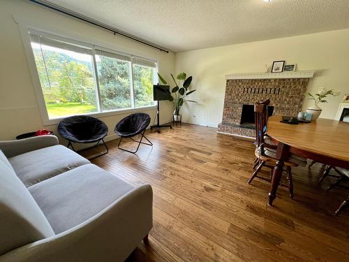 2520 9Th Avenue, Castlegar, BC - Indoor With Fireplace