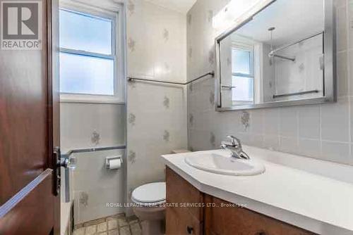 23 Venn Crescent, Toronto (Keelesdale-Eglinton West), ON - Indoor Photo Showing Bathroom