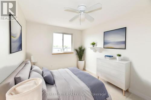 140 - 2001 Bonnymede Drive, Mississauga, ON - Indoor Photo Showing Bedroom