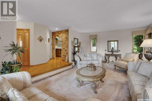 250 Prospect Crescent, Lumsden, SK - Indoor Photo Showing Living Room