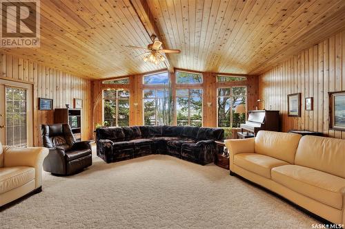 250 Prospect Crescent, Lumsden, SK - Indoor Photo Showing Living Room