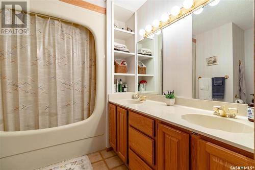 250 Prospect Crescent, Lumsden, SK - Indoor Photo Showing Bathroom