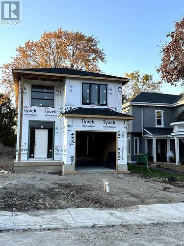 194-1 Mcrae Street, Southwest Middlesex (Glencoe), ON - Outdoor With Facade