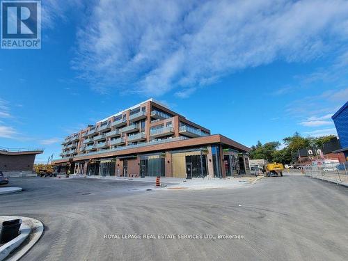 216 - 215 Lakeshore Road W, Mississauga, ON - Outdoor