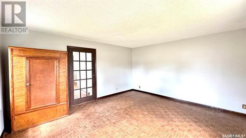 209 1St Street E, Dinsmore, SK - Indoor Photo Showing Other Room