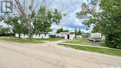 209 1St Street E, Dinsmore, SK - Outdoor