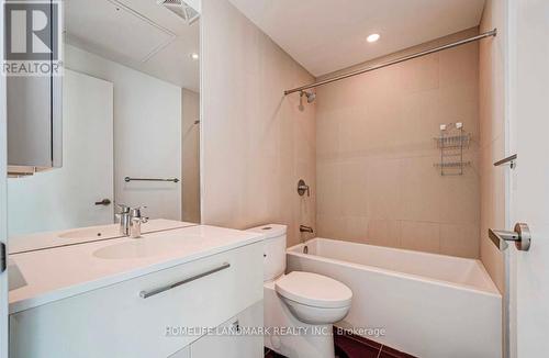 Ph01 - 15 Grenville Street, Toronto, ON - Indoor Photo Showing Bathroom