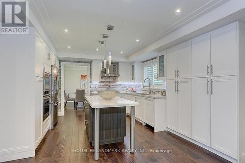 8 Breen Crescent, Toronto (St. Andrew-Windfields), ON - Indoor Photo Showing Kitchen With Upgraded Kitchen