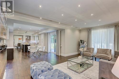 8 Breen Crescent, Toronto (St. Andrew-Windfields), ON - Indoor Photo Showing Living Room