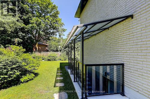 8 Breen Crescent, Toronto (St. Andrew-Windfields), ON - Outdoor With Exterior