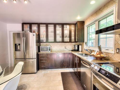 Cuisine - 5728 Av. Smart, Côte-Saint-Luc, QC - Indoor Photo Showing Kitchen With Double Sink