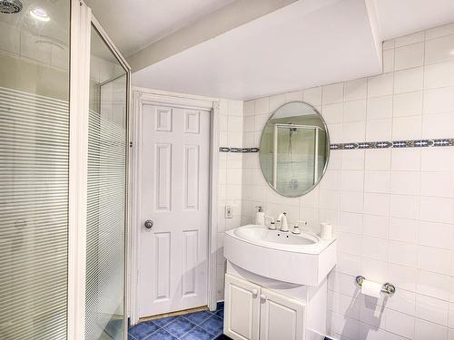 Salle de bains - 5728 Av. Smart, Côte-Saint-Luc, QC - Indoor Photo Showing Bathroom