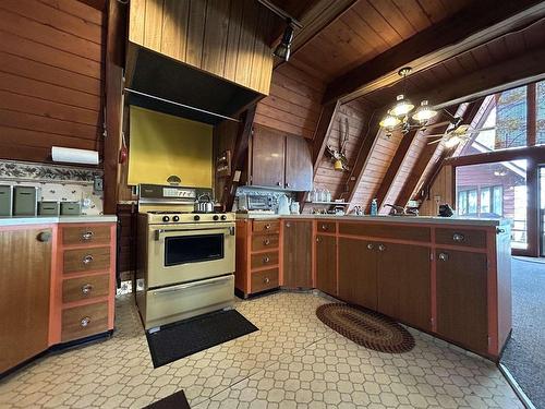 47 Mason Point Road, Rainy Lake, ON - Indoor Photo Showing Kitchen