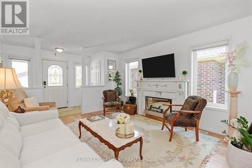 3918 Pleasantview Lane, Lincoln, ON - Indoor Photo Showing Living Room With Fireplace