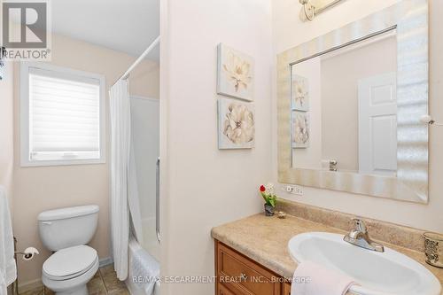 3918 Pleasantview Lane, Lincoln, ON - Indoor Photo Showing Bathroom