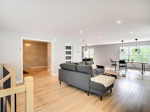 Vue d'ensemble - 416 Ch. De Montfort, Piedmont, QC - Indoor Photo Showing Living Room