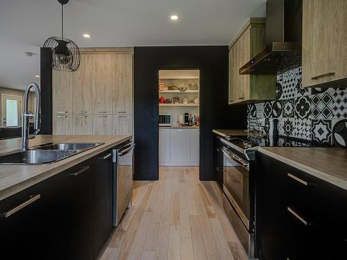 Cuisine - 416 Ch. De Montfort, Piedmont, QC - Indoor Photo Showing Kitchen With Double Sink