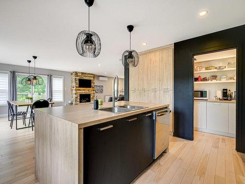 Cuisine - 416 Ch. De Montfort, Piedmont, QC - Indoor Photo Showing Kitchen With Double Sink