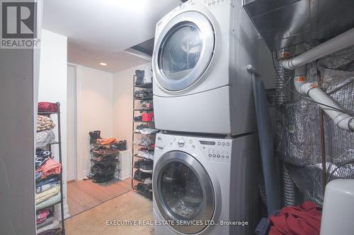 2009 Delaney Drive, Mississauga, ON - Indoor Photo Showing Laundry Room