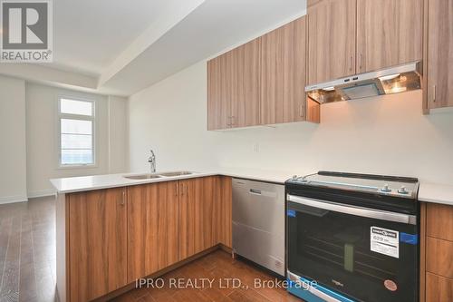 40 - 36 Main Street, Mississauga, ON - Indoor Photo Showing Kitchen With Double Sink