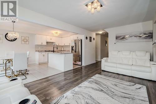 17 Smith Road, Thorold, ON - Indoor Photo Showing Kitchen