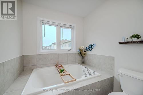 17 Smith Road, Thorold, ON - Indoor Photo Showing Bathroom