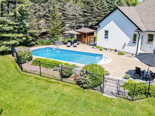 50 Lyonsview Lane, Caledon, ON - Outdoor With In Ground Pool