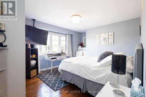 105 Anderson Road, New Tecumseth, ON - Indoor Photo Showing Bedroom