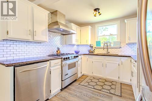 289 Derby Road, Fort Erie, ON - Indoor Photo Showing Kitchen With Upgraded Kitchen