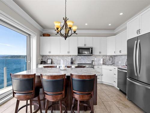 13B-1000 Sookepoint Pl, Sooke, BC - Indoor Photo Showing Kitchen