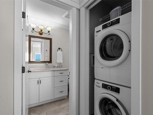 13B-1000 Sookepoint Pl, Sooke, BC - Indoor Photo Showing Laundry Room