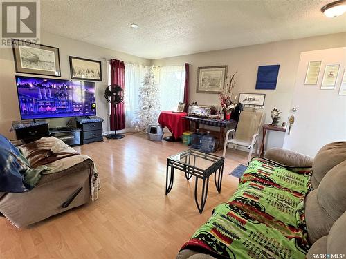 1482 95Th Street, North Battleford, SK - Indoor Photo Showing Living Room