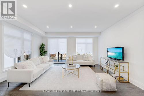 3B - 19 Antonio Court, Toronto (Humber Summit), ON - Indoor Photo Showing Living Room