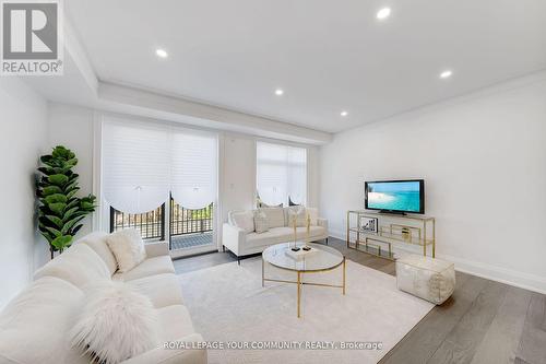 3B - 19 Antonio Court, Toronto (Humber Summit), ON - Indoor Photo Showing Living Room