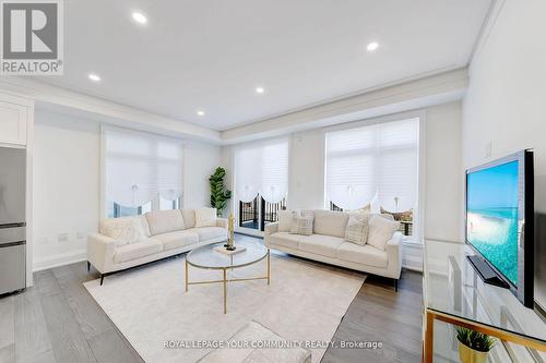 3B - 19 Antonio Court, Toronto (Humber Summit), ON - Indoor Photo Showing Living Room